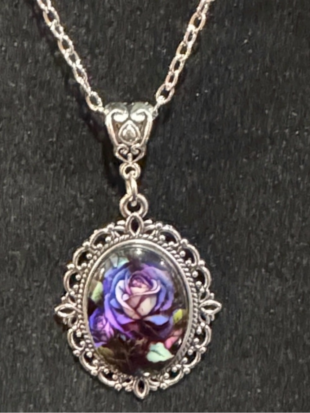 Vintage-Style Purple Rose Pendant Necklace 20 inches - Picture 3 of 3